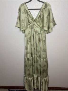 Light Green Floral Maxi Dress with V-Neck